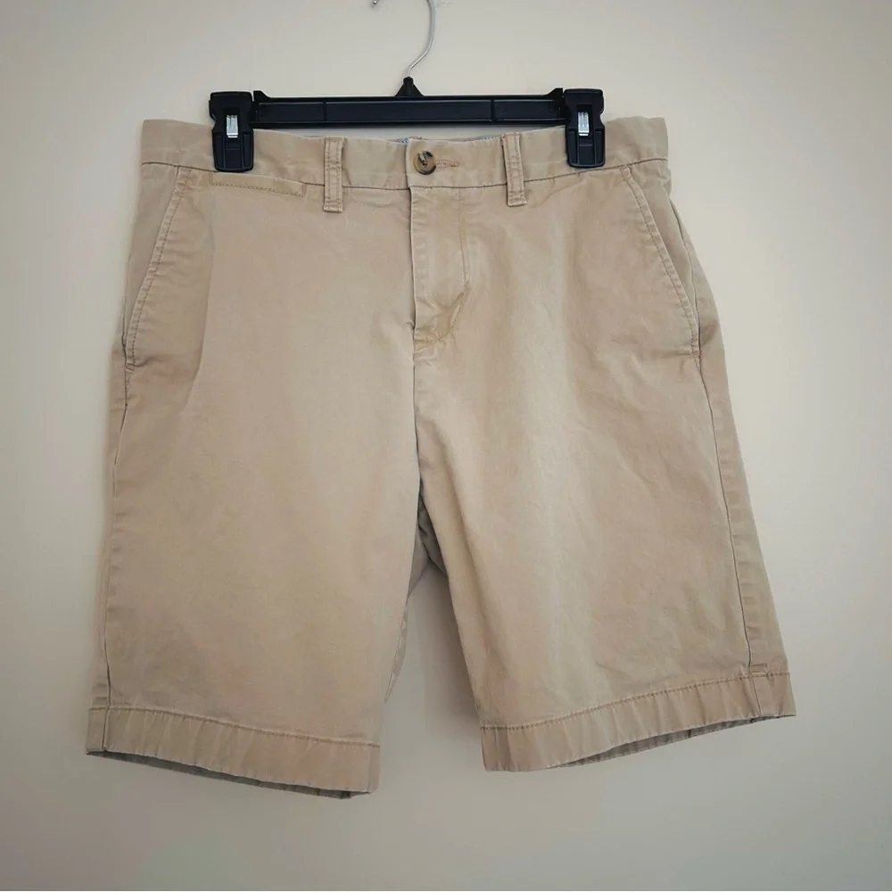 🔹Tommy Hilfiger Men’s Khaki Flat Front Shorts Size 31